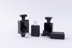 Flacon de <span class=keywords><strong>Parfum</strong></span> Plat Premium en Promotion, Diffuseur 30ml 50ml 100ml, Bouteille de <span class=keywords><strong>Parfum</strong></span> Femme Design Personnalisé en Verre pour <span class=keywords><strong>Parfum</strong></span> - Product Image 2