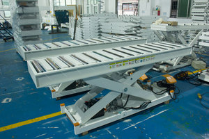 <strong>Electric</strong> Portable <strong>Hydraulic</strong> Lift Table 1000kg Roller Table Lift Platform <strong>Lifter</strong> - Product Image 3