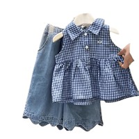 Nouvel ensemble de vêtements printemps/été 2026 pour filles : Gilet élégant à carreaux et pantalon en jean polyvalent – Tenue deux pièces pour enfants en polyester