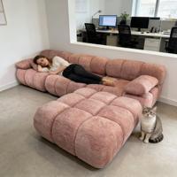 Ottoman modulaire en tissu pelucheux en forme de nuage pour bureau, multi-personnes, confortable pour la peau, anti-boulochage, tissu rose, canapé compressé