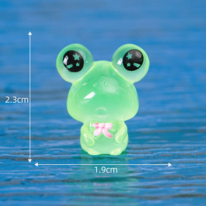 Lindo colgante de rana de resina en miniatura 3D que brilla en la oscuridad para la fabricación de joyas de llavero - Product Image 5