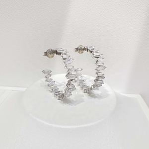 Pendientes de plata 925 personalizados, modernos, con circonita blanca, para boda, de calidad, multicolor, circonita cúbica, coreanos, para mujer, CC, para fiesta, finos, tipo stud. - Product Image 2