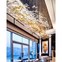 Lustres suspendus en verre de Murano LED incurvés, contemporains, modernes, luxueux, sur mesure, pour hall d'hôtel, villa créative