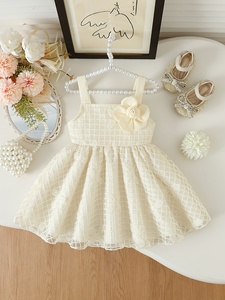 ชุดเดรสเด็กผู้หญิงลายตารางหวานๆ สำหรับฤดูร้อน ตกแต่งดอกไม้สามมิติอย่างประณีต ระบายอากาศได้ดี ODM สไตล์เจ้าหญิงแสนหวาน - Product Image 1