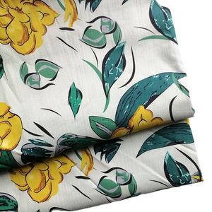 Tissu Popeline Pur Coton Liberty à Motif Floral Imprimé pour Robes, Rideaux, Chemises, Vêtements Bébé/Enfant - Respirant et Personnalisable - Product Image 1