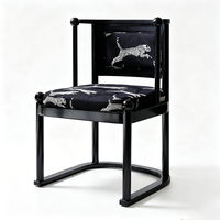 Fournisseur de chaises de salle à manger de luxe personnalisées, chaises de salle à manger modernes noires avec structure entièrement en bois massif, style léopard danois