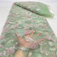 Nouvel Arrivage Tissu en Dentelle Brodé de Perles et de Paillettes Lourdes pour Robes de Mariée Élégantes et Costumes de Scène