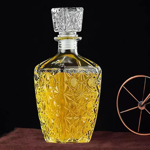 En stock Petites bouteilles de spiritueux de liqueur et de vin 750 ml Mini bouteilles de <span class=keywords><strong>tequila</strong></span> XO Brandy en verre avec bouchon en verre - Product Image 1