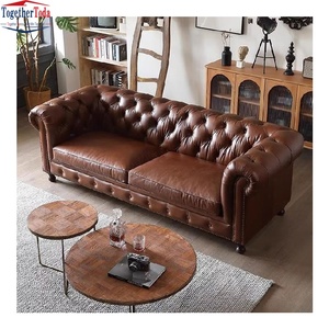 Sofá de Cuero Marrón con Diseño Americano de Inspiración Vintage, Estructura de Madera Sólida y Resistente, Acolchado de Esponja de Alta Densidad - Product Image 5