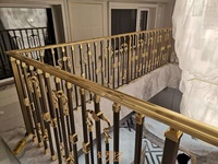 Système de balustrade d'escalier en laiton d'intérieur nouvellement conçu