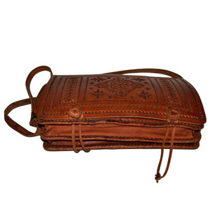 Bolso Mensajero de Cuero Estampado - Product Image 3