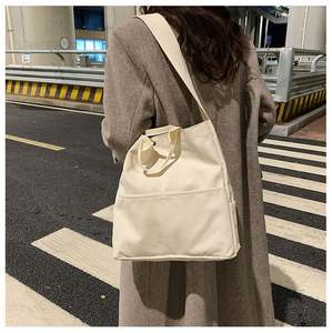 Sacs fourre-tout en toile personnalisés, robustes, réutilisables, avec poignées en coton, écologiques, blanc satiné, noir, logo imprimé pour le shopping féminin - Product Image 3