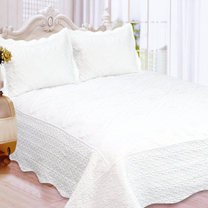 Smiling Home Embroidery 100% Polyester Filling with 2 Pillowcases Hot Sale <strong>Quilt</strong>/<strong>Bedspread</strong> - Product Image 1