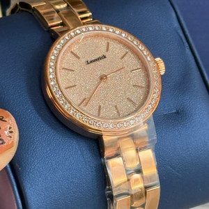 <span class=keywords><strong>Montre</strong></span>-bracelet de luxe en acier inoxydable pour femme, cadran doré en moissanite, multifonctionnelle, étanche, avec cristaux <span class=keywords><strong>Swarovski</strong></span>, vente en gros - Product Image 1