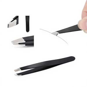 Pinzas para Cejas DANTRIC IMPLANTS SS-01 de Acero Inoxidable con Punta Inclinada, Color Negro, Duraderas, Clásicas y Ecológicas - Product Image 1