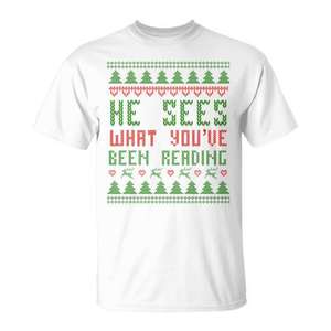 Él ve lo que has estado leyendo, camiseta Tri Blend con diseño de libro navideño - Product Image 1