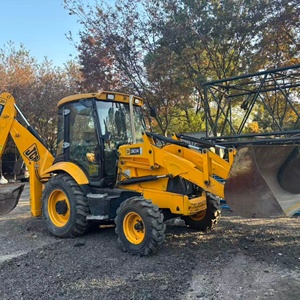 รถตักล้อยาง JCB 3CX สีเหลือง เครื่องยนต์ดีเซล พร้อมปั๊มเกียร์บ็อกซ์ แขนขุดด้านหลัง สำหรับงานวิศวกรรม - Product Image 5