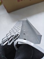 Profilé de finition en plâtre galvanisé durable, tailles sur mesure, approvisionnement direct usine pour les distributeurs de matériaux de construction
