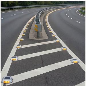 Delineateur de bord haute visibilité en alliage moulé, borne routière solaire en fer à cheval pour le contrôle d'avertissement à l'entrée des tunnels - Product Image 3