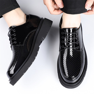 Zapatos Oxford de charol para hombre, con punta redonda, transpirables, con cordones, para oficina, para todas las estaciones, suela de goma, color negro sólido - Product Image 4