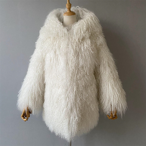 2024 abiti alla <span class=keywords><strong>moda</strong></span> abbigliamento esterno da donna lunghi cappotti con cappuccio <span class=keywords><strong>in</strong></span> vera pelliccia mongolena naturale cappotto invernale - Product Image 2