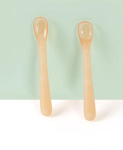 Sevimli çocuklar besleme seti toptan BPA ücretsiz yumuşak bükülebilir 2 parça Set tulumları ve bebekler için silikon bebek kaşığı - Product Image 2