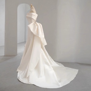 Elegante Abito <span class=keywords><strong>da</strong></span> Sposa a Sirena in Raso Francese con Spalle Scoperte, Strass e Strascico Lungo, Senza Spalline, Ideale per <span class=keywords><strong>Cerimonia</strong></span> e Ricevimento - Product Image 4