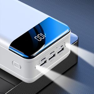 Cargador Portátil de Alta Capacidad para Exteriores, 50000mAh, Carga Rápida, Pantalla LED, 3 Salidas USB, Doble USB, Batería de Litio-Polímero para Dispositivos Móviles - Product Image 5