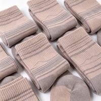 Chaussettes en coton bicolores épaisses de haute qualité pour hommes, chaussettes de sport tricotées automne-hiver en gros pour le basketball, le football et la course à pied