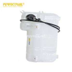 Réservoir d'expansion de pièces d'auto de voiture de PERFECTRAIL 504045819 avec le chapeau pour l'autobus d'IVECO DAILY III 1999-2006 - Product Image 5