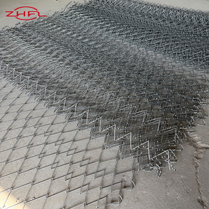 Paneles de Malla de Alambre Cyclone de 6 Pies, Galvanizados, Enlazados por Cadena, Valla Temporal de PVC en Rollo con Servicio de Corte - Product Image 3