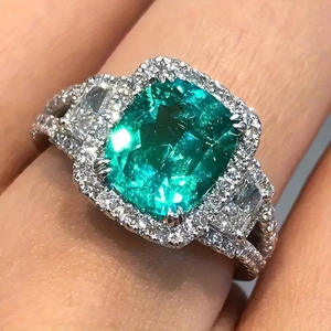 Anello di Diamanti A059 in Oro Bianco con Diamante Naturale Taglio Smeraldo Colore D, Gioiello di Fidanzamento per Donne - Product Image 1