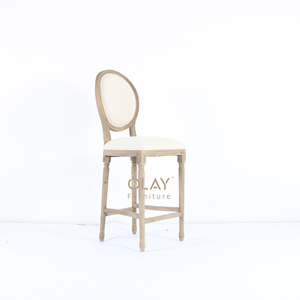 Chaises hautes <span class=keywords><strong>de</strong></span> comptoir en bois massif à dossier rond style <span class=keywords><strong>Louis</strong></span> <span class=keywords><strong>de</strong></span> luxe <span class=keywords><strong>de</strong></span> haute qualité Tabourets <span class=keywords><strong>de</strong></span> <span class=keywords><strong>bar</strong></span> pour la cuisine, le restaurant et le mariage - Product Image 5