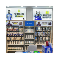Accessoires modernes personnalisés Vitrine avec écran LED souple pour étui de téléphone portable Vitrine pour kiosque de centre commercial Vitrine de haute technologie