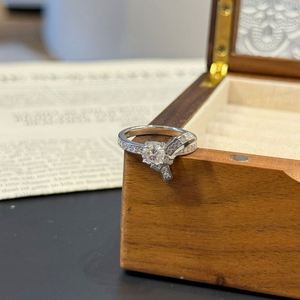 Bague de fiançailles Dylam Top Fine Jewelry en argent 925 avec pierre en moissanite D VVS1, nœud papillon, alliance éternelle, pour femme - Product Image 6