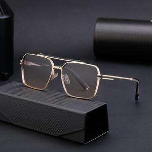 Lunettes de soleil carrées de style européen et américain sur mesure pour hommes, protection UV400, verres PC noirs, emballage en boîte WF 5G56 - Product Image 4