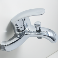 Contemporain moderne en céramique robinet de pluie mural eau chaude froide mitigeur ensemble salle de bain douche bain raccords sans contact