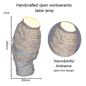 Lámpara de Mesa Decorativa Escultural de Cerámica Hueca Hecha a Mano con Pantalla Novedosa para Sala de Estar y Dormitorio - Product Image 5