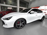 MG7 Modèle 2025 Édition Luxe 1.5T 300 Voiture Sport Pneus R18 Boîte de vitesses automatique Tissu clair/foncé disponible Diesel Électrique Essence