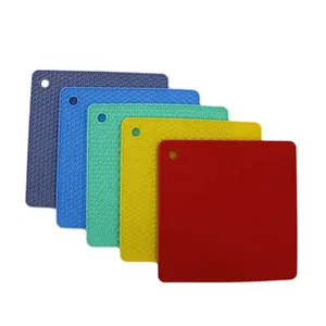 18*18cm Square Pot Holders Kitchen Accessories Thickened Multi-functional Non-slip Silicone Trivet Mats
