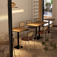 Table et chaises de bar durables en bois massif et métal, style café-bistro moderne, pour usage commercial, extérieur, hôtel, garantie 3 ans