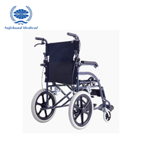 Équipement de thérapie médicale Petit fauteuil roulant portable pliable classique à roues solides pour les personnes âgées