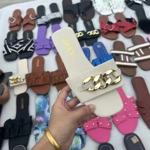 Sandali piatti da donna in PU, leggeri, estivi, economici, per l'esterno, disponibili in vari colori e taglie, abbinabili a tutto, in PVC, per stock in eccesso - Product Image 2