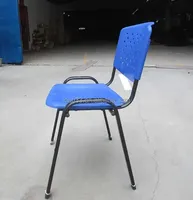 Le mobilier scolaire confortable préside les chaises empilables d'étudiant de restaurant de chaise dinant en plastique de pp