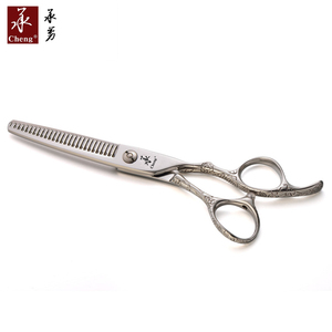 Tijeras Profesionales para Cortar y Entresacar Cabello FL-6030, Acero de Damasco, 6 Pulgadas, para Barbería y Salón, 30 Dientes - Product Image 3