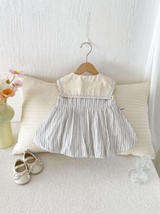 Abito Estivo 2026 per <span class=keywords><strong>Bambina</strong></span>, Vestito Senza Maniche con Colletto alla Marinara, Completo per Bambine, Elegante Abito a Righe Stile Scolastico - Product Image 4