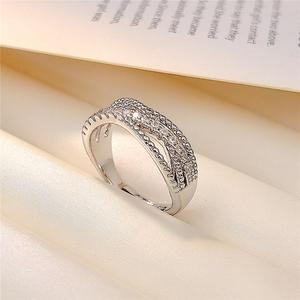 Anello Aperto Regolabile con Design a Croce, Anello a Strati per Donne e Uomini - Product Image 2