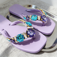 Chaîne de chaussures en cristal pour femme, en forme de V, avec strass, boucles décoratives, accessoires pour tongs, décorations de chaussures