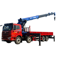 Grue montée sur camion CLW 8x4 de 16 tonnes, flèche droite à 5 sections, longueur de levage de 19,8 m, moteur Cummins, pompe Huade robuste, boîte de vitesses