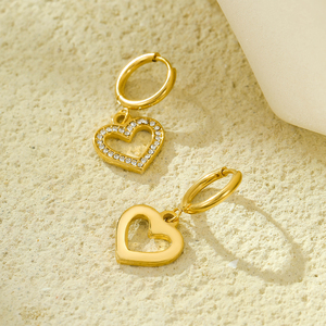 Boucles d'oreilles pendantes en zircon sur mesure, plaquées or 18 carats, en acier inoxydable 316L, motif cœur, pour femme, idéales pour un anniversaire ou la mode. - Product Image 3